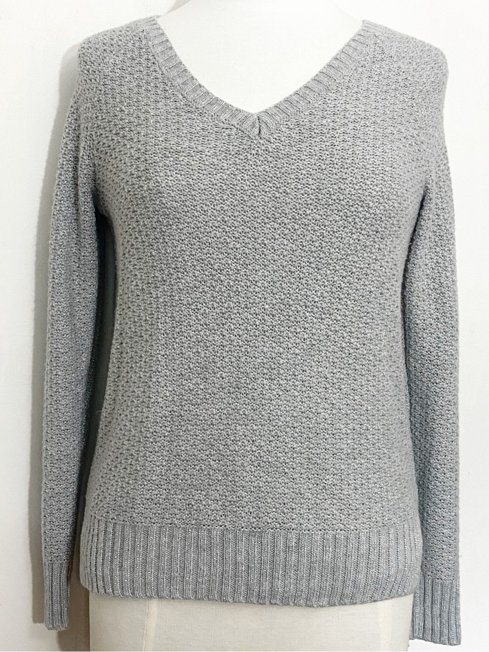 S O Classic V-Neck Gray Women's Sweater with slight sparkle ribbed trim M
